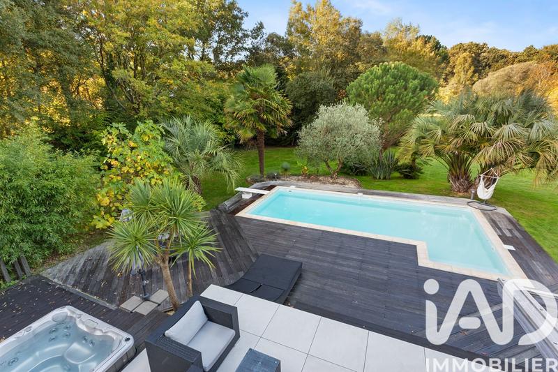 Maison de maîtres - 283 m² - 9 pièces