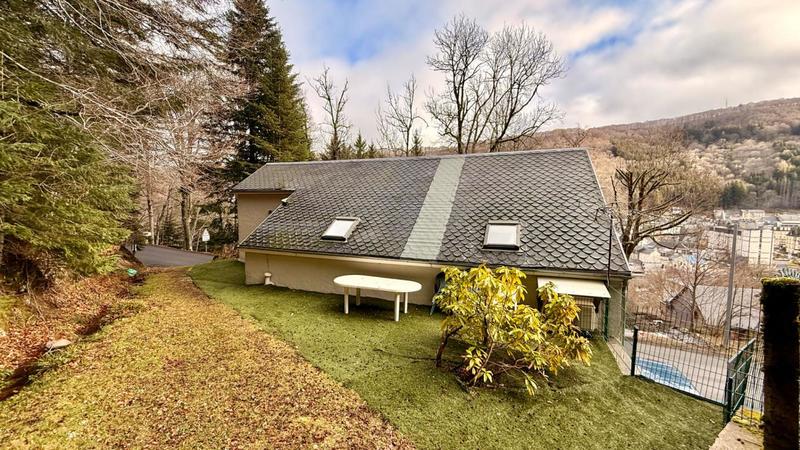 Maison - 224 m² - 9 pièces