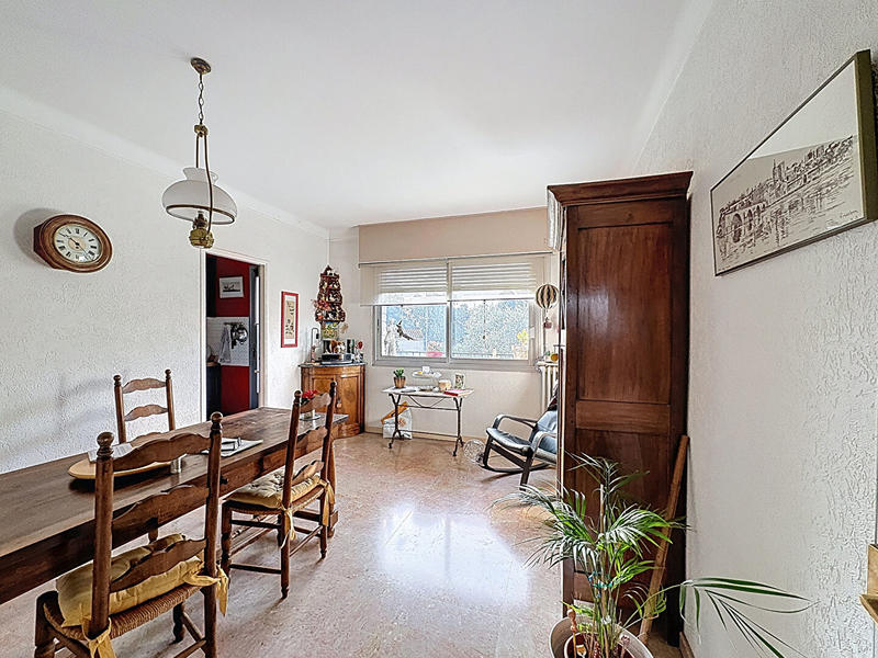 Maison - 220 m² - 6 pièces