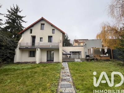 Maison - 120 m² - 7 pièces