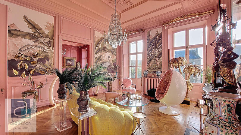 Maison - 327 m² - 11 pièces