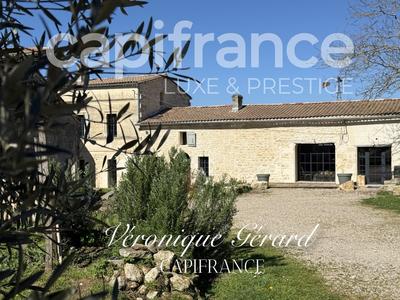 Propriété - 310 m² - 8 pièces