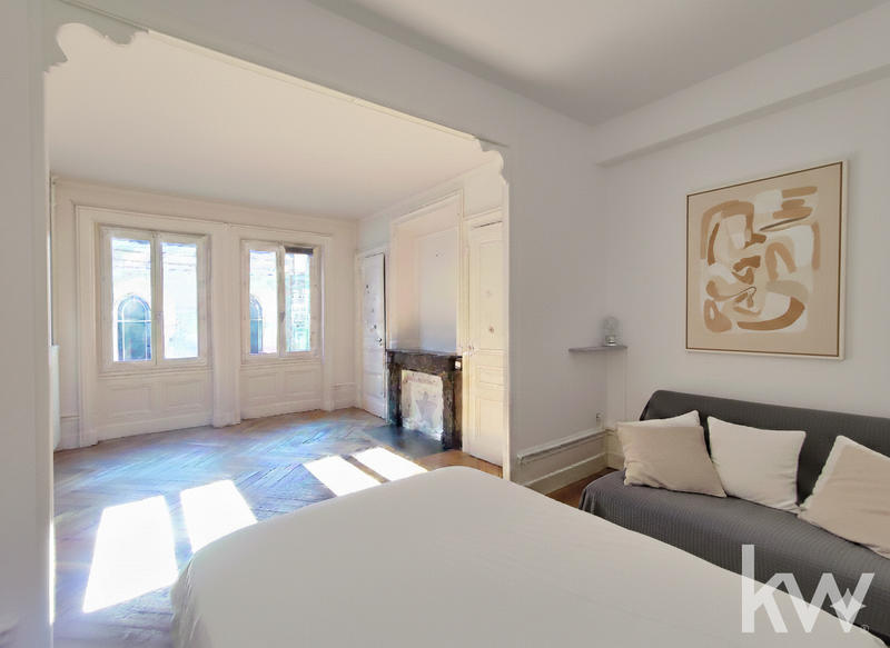 Appartement - 215 m² - 6 pièces