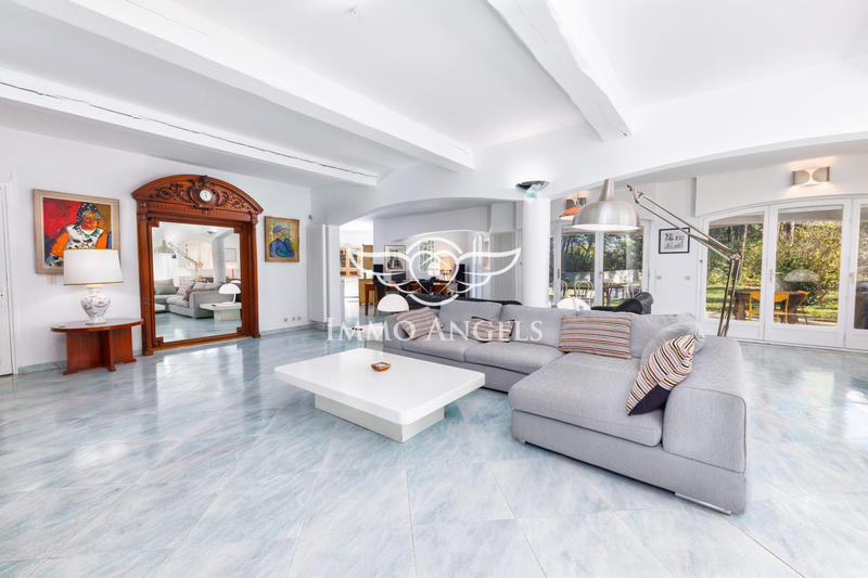 Bastide - 310 m² - 7 pièces