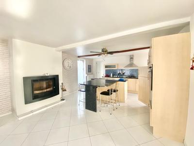 Maison - 176 m² - 10 pièces