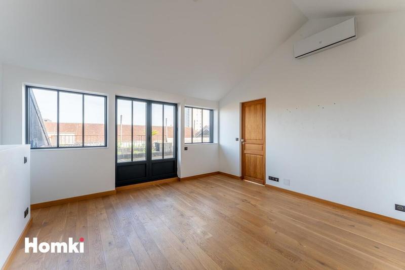 Loft - 194 m² - 5 pièces