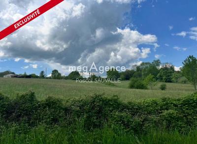 Terrain constructible - 2 000 m²