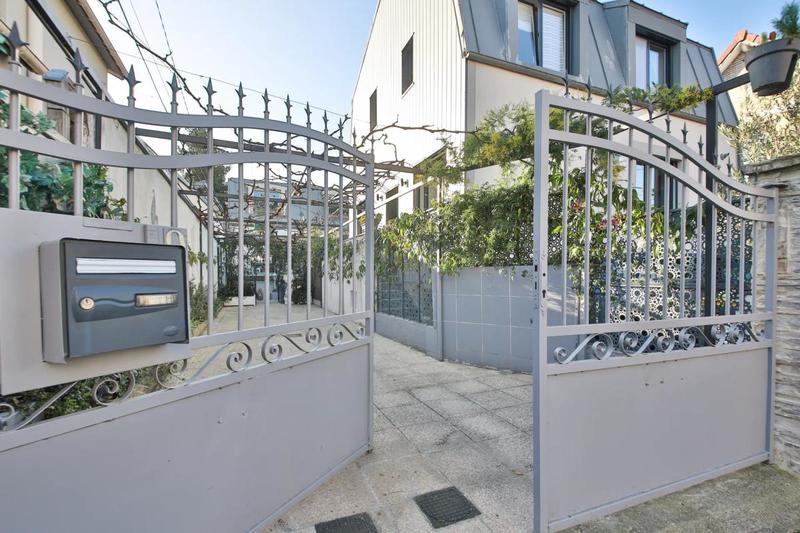 Maison - 180 m² - 8 pièces