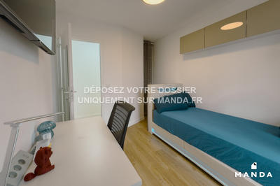 Chambre - 10 m² - 6 pièces
