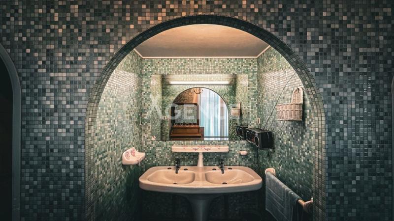 Maison bourgeoise - 352 m² - 9 pièces