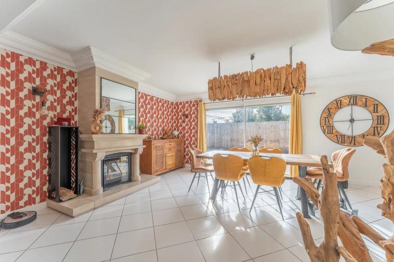 Maison - 232 m² - 8 pièces