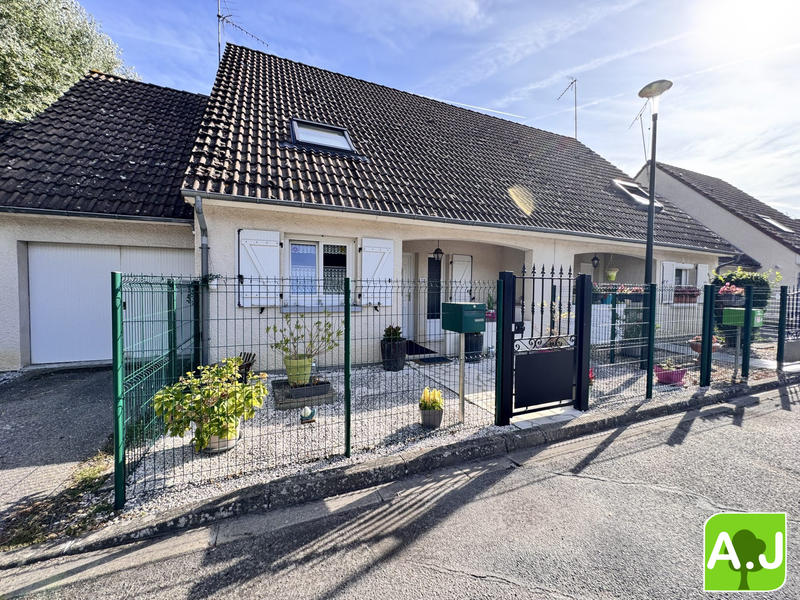 Maison - 104 m² - 5 pièces