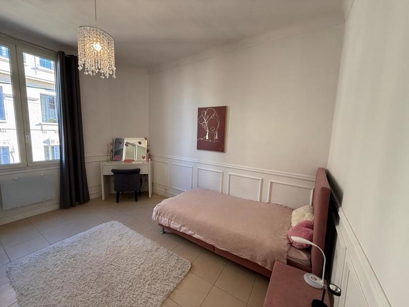 Appartement - 80 m² - 3 pièces