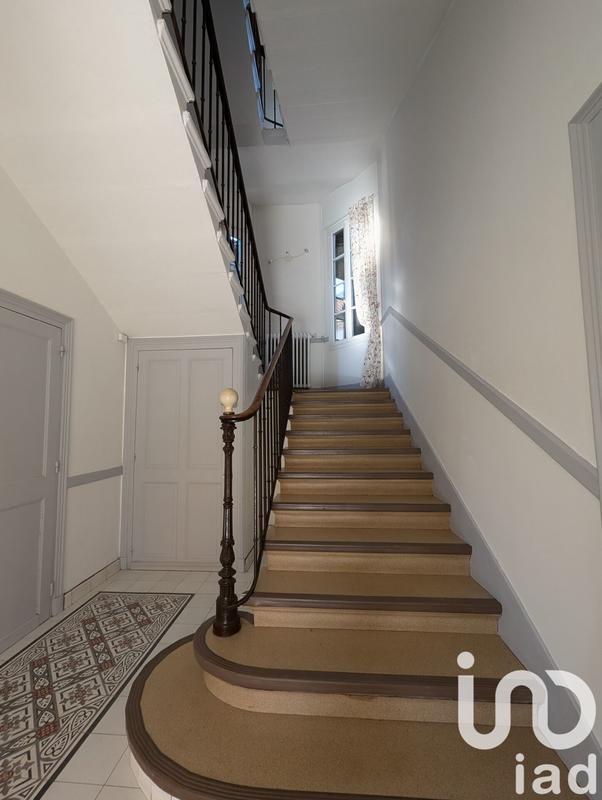 Maison - 237 m² - 7 pièces