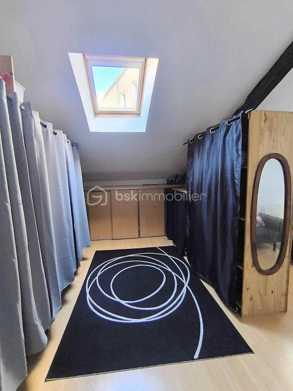 Loft - 245 m² - 5 pièces