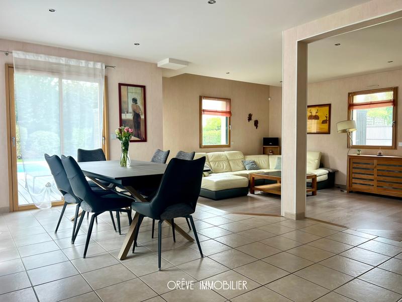 Maison - 165 m² - 8 pièces