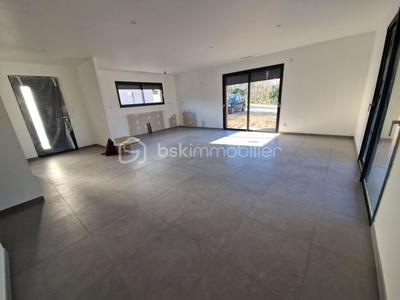 Maison - 135 m² - 4 pièces