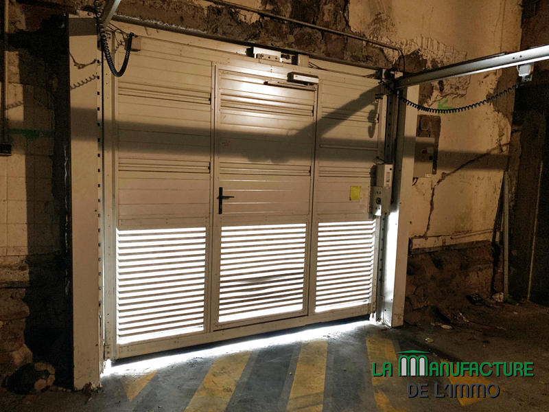 Parking / Garage - 185 m²