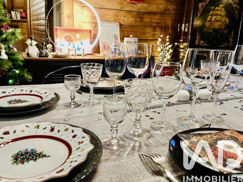 Châlet - 218 m² - 7 pièces