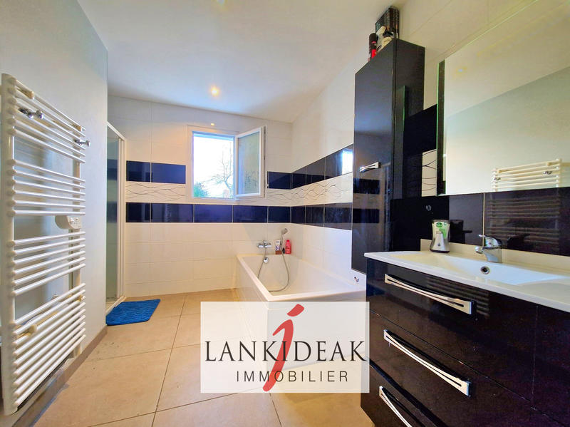 Maison - 164 m² - 5 pièces