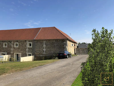 Maison - 140 m² - 1 pièce