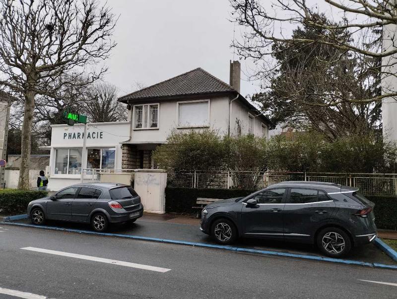 Local commercial - 126 m² - 4 pièces