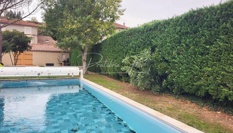 Maison - 180 m² - 7 pièces