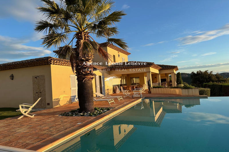 Maison - 213 m² - 7 pièces