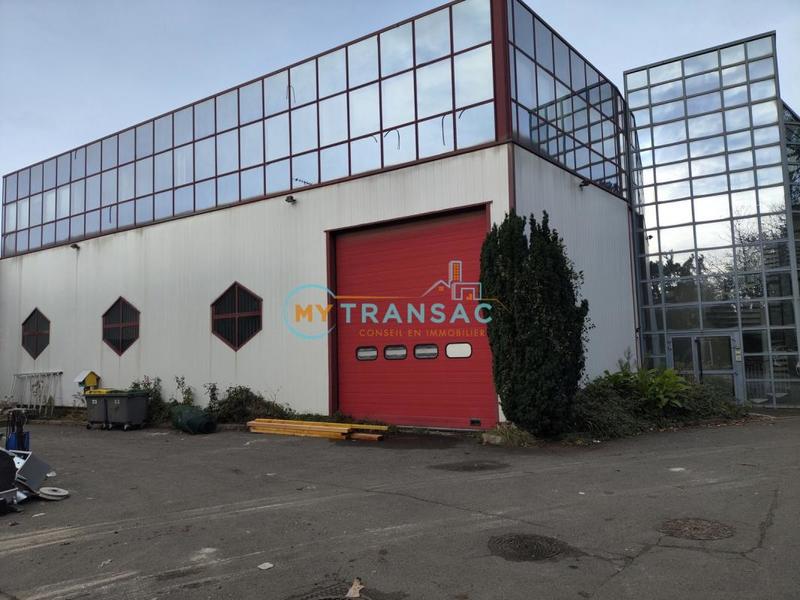 Entrepôt - 1 500 m²