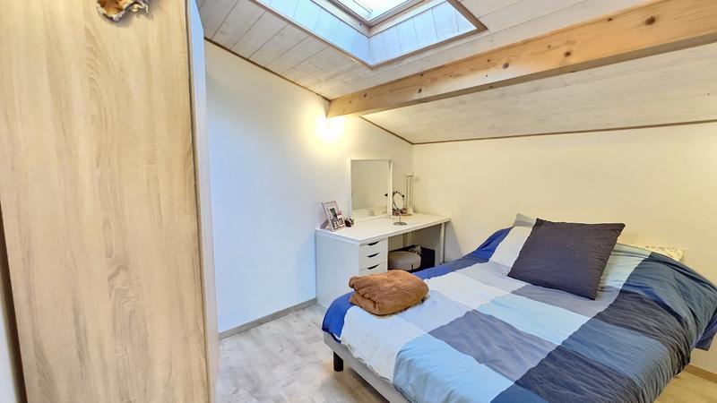 Maison - 203 m² - 9 pièces