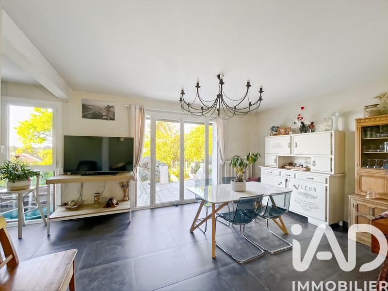 Maison - 200 m² - 8 pièces