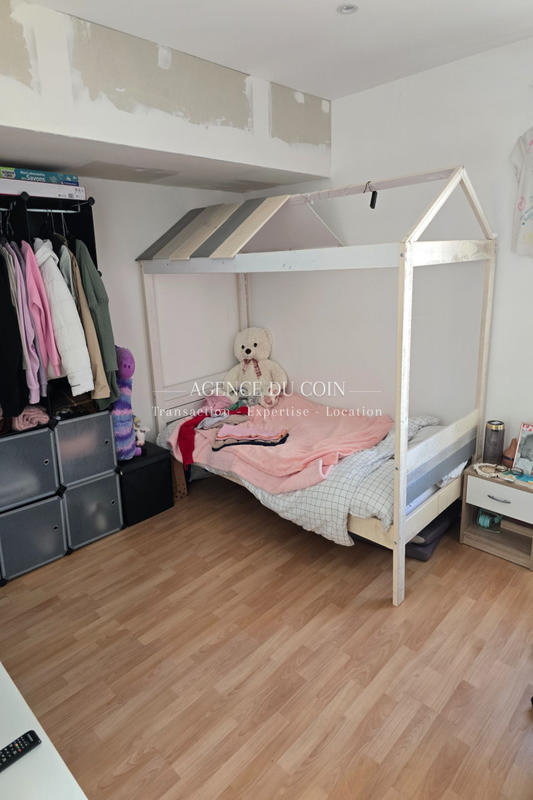 Maison - 300 m² - 14 pièces