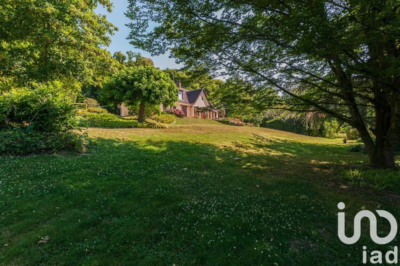 Maison - 220 m² - 8 pièces