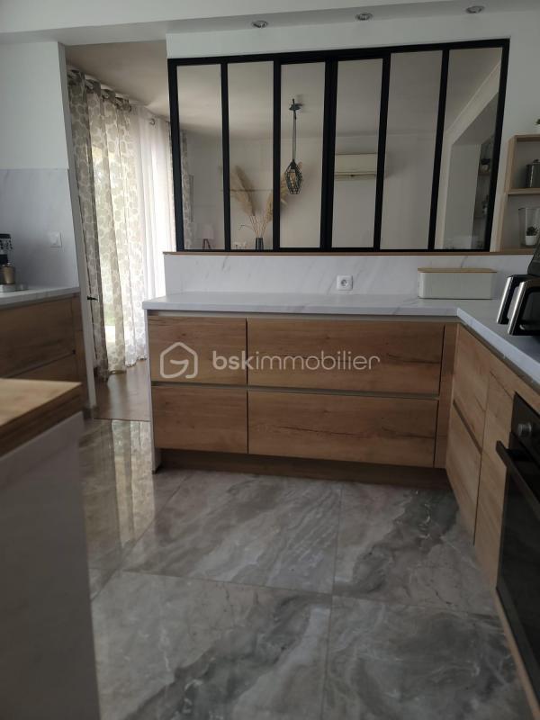 Maison traditionnelle - 155 m² - 6 pièces