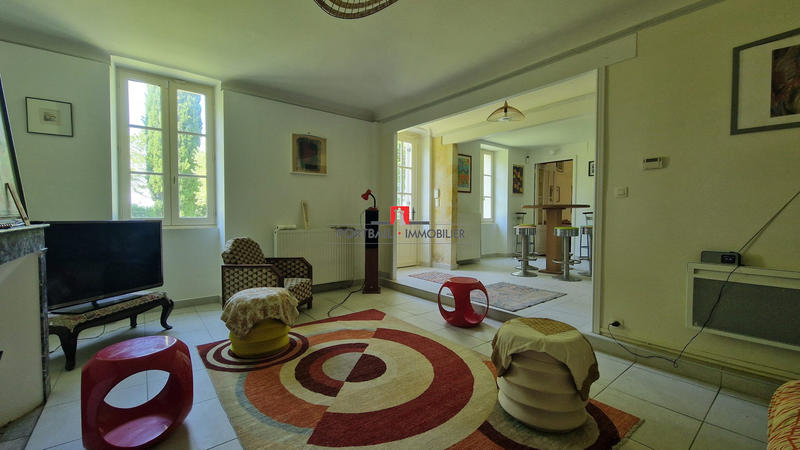 Maison - 201 m² - 7 pièces