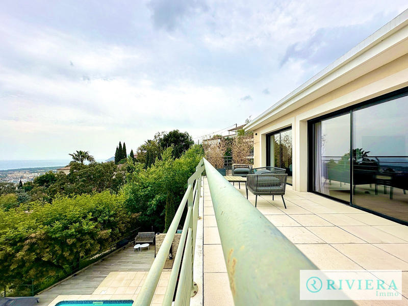 Maison - 203 m² - 5 pièces