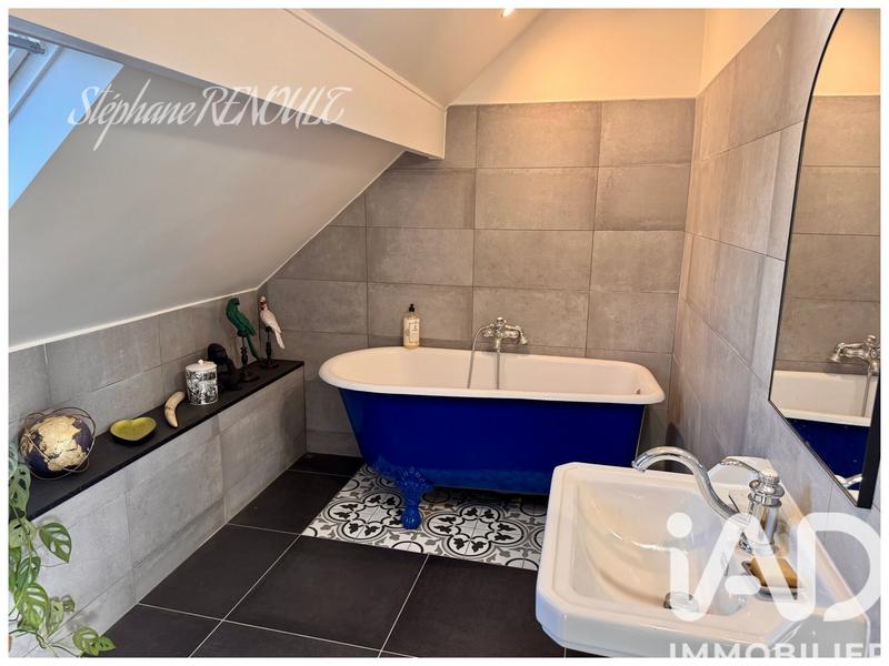 Maison - 218 m² - 6 pièces