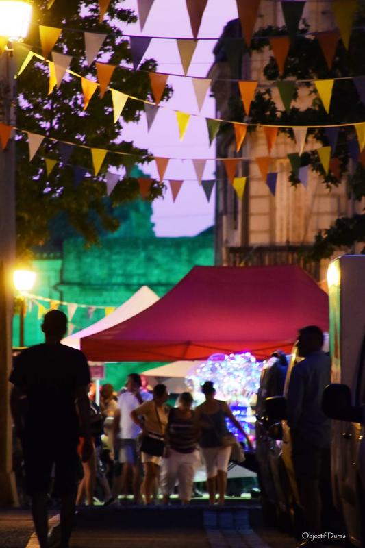 Marché nocturne à Duras