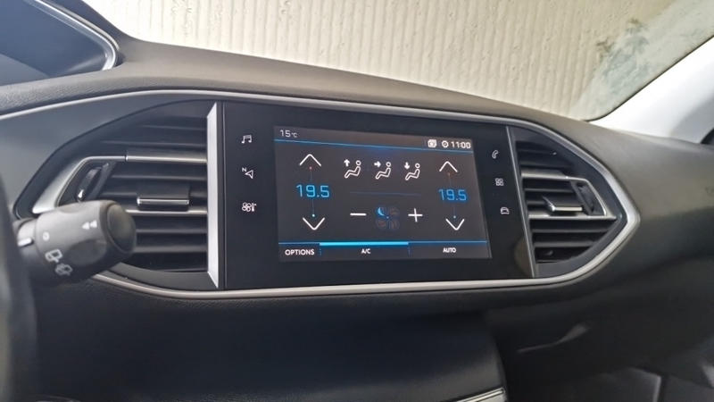 Peugeot 308 Affaire Bluehdi 100 Ss Bvm6 Premium Pack