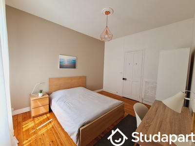 Chambre - 13 m² - 1 pièce