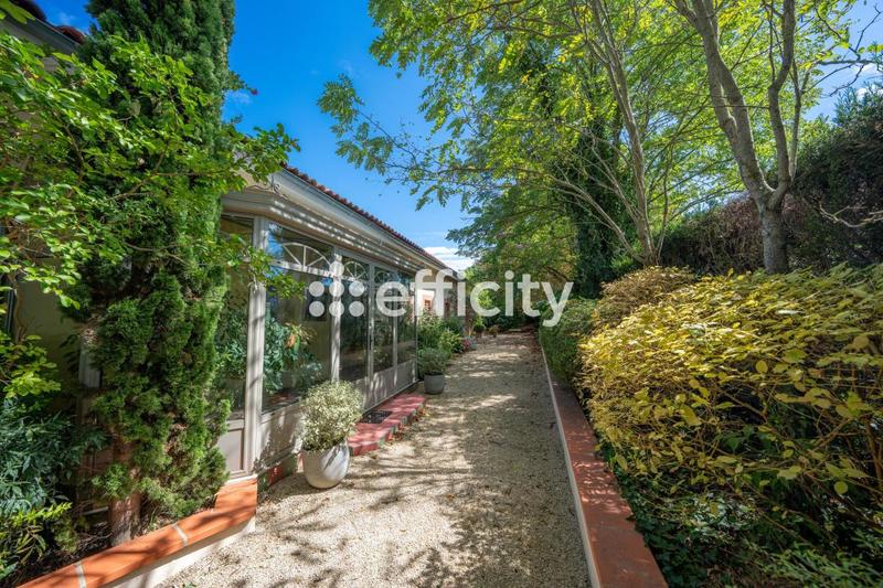 Maison - 344 m² - 7 pièces