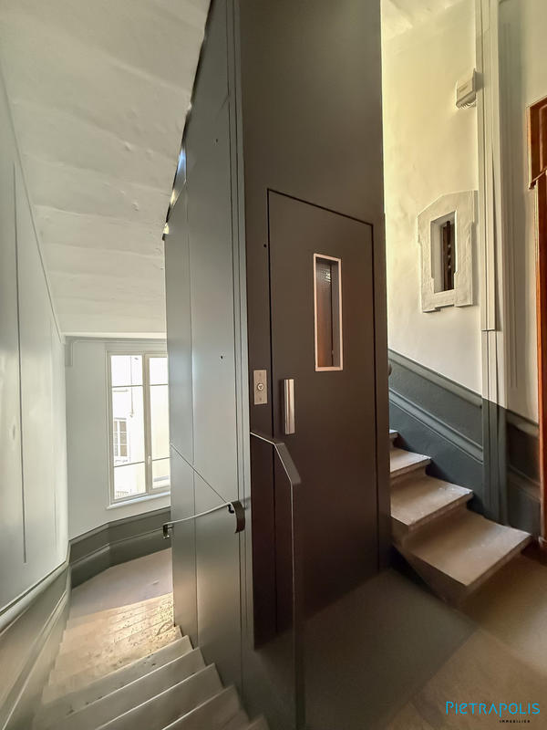 Appartement - 102 m² - 4 pièces