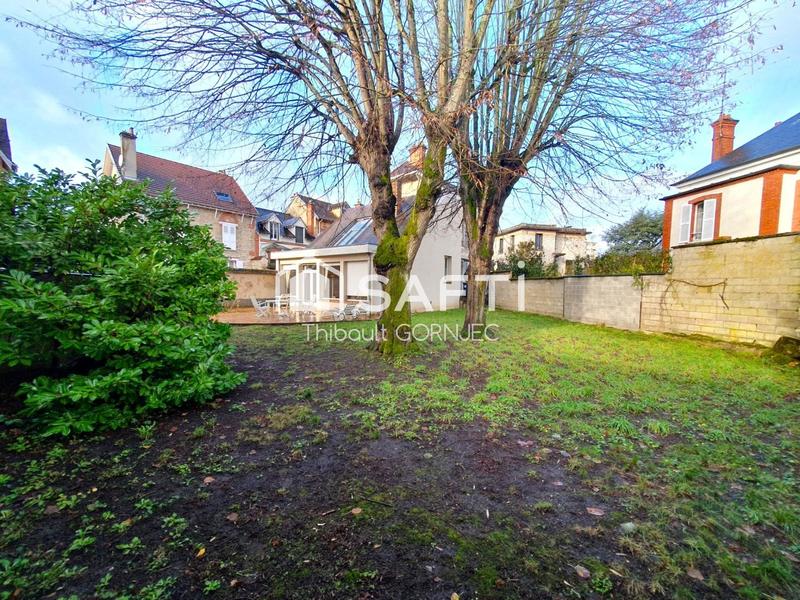 Maison - 228 m² - 9 pièces