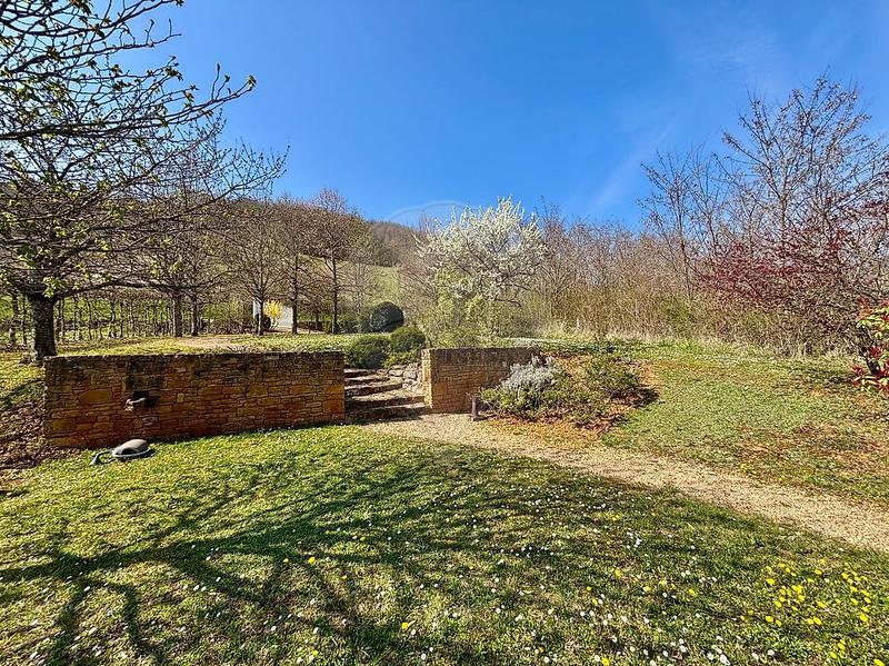 Maison - 403 m² - 10 pièces