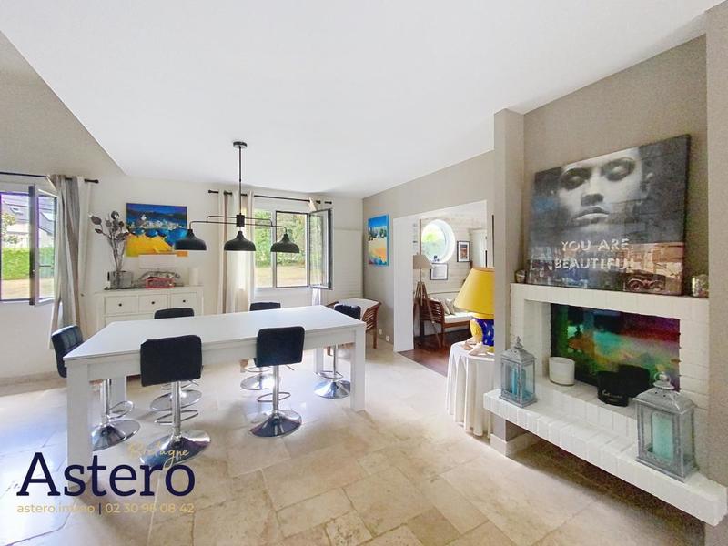 Propriété - 255 m² - 8 pièces