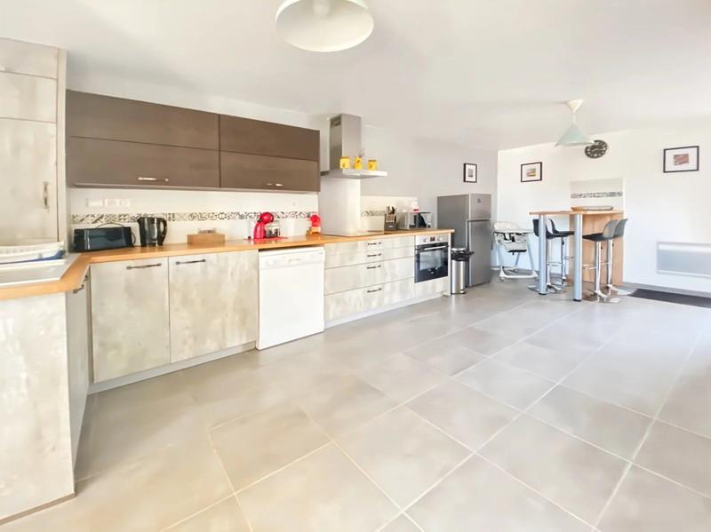 Maison - 186 m² - 8 pièces