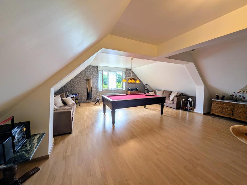 Propriété - 238 m² - 8 pièces