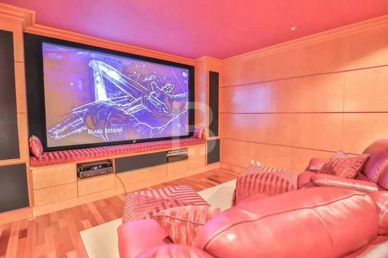 Villa - 460 m² - 9 pièces