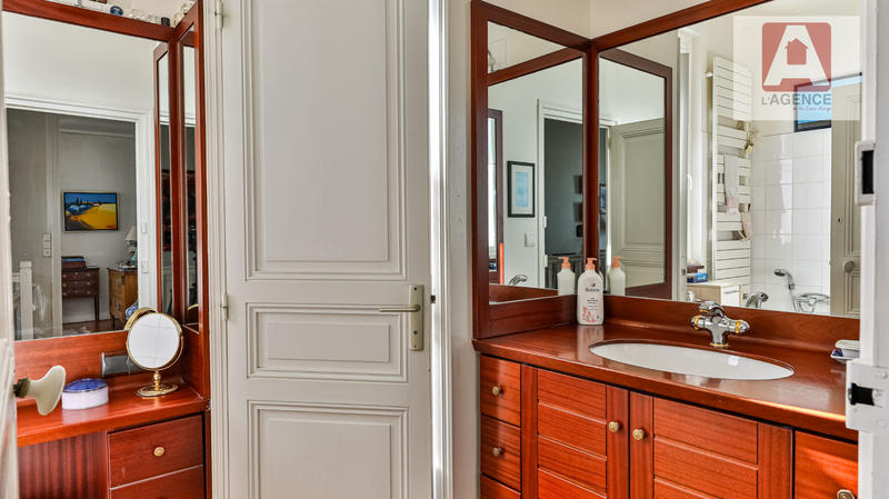 Maison - 178 m² - 8 pièces