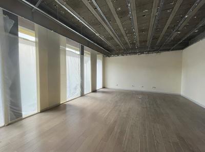 Local commercial - 182 m²